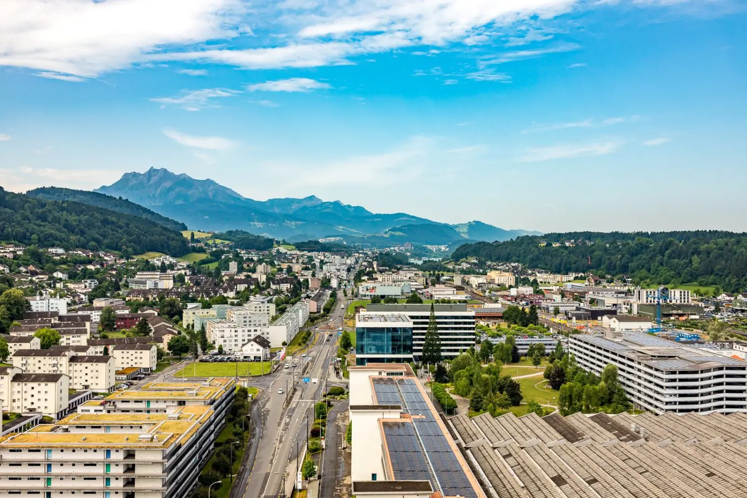 Bild3_Ausblick Schindlertower am Hauptsitz auf Rotsee_Fotograf_Jean-Michel Billy
