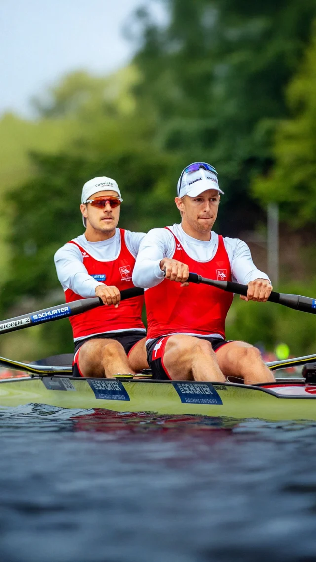 Summer heat, city beats and a rowing duel for the ages ☀️💪Roman Röösli and Andrin Gullich brought the erg fire to the festival stage.November’s cold? Let’s warm it up with this throwback 🔥#TB #RowingLegends #ErgoShowdown #Stadtfest #lucerneregatta #theduel